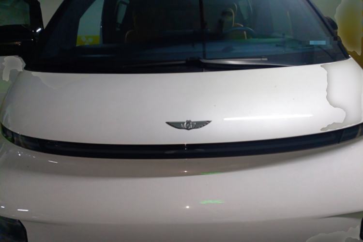 Used Geely Galaxy LEVC L380 2024 140-Degree 6-Seater All-Wheel-Drive Ultra Engine Bay