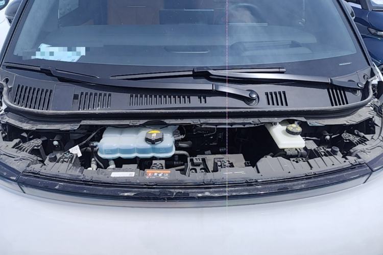 Used Geely Galaxy LEVC L380 2024 140-Degree 8-Seater Four-Wheel Drive Max Engine Bay