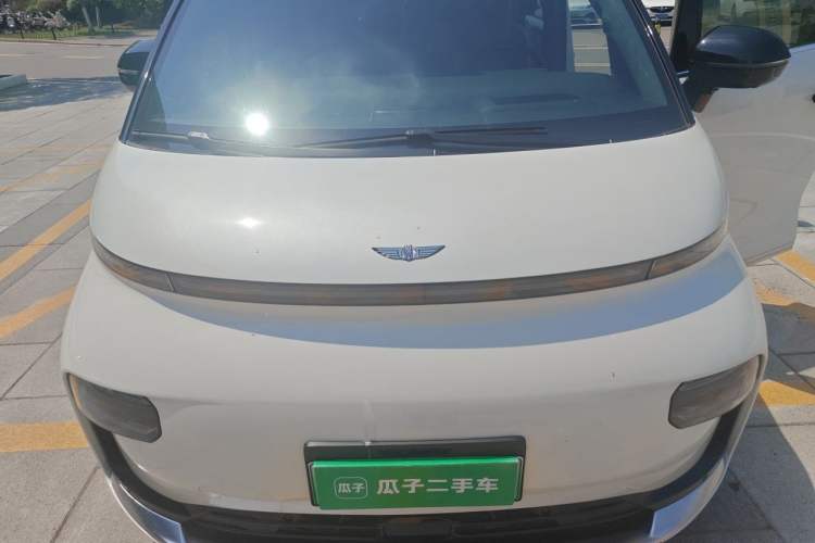 Used Geely Galaxy LEVC L380 2024 140-Degree 6-Seater All-Wheel-Drive Ultra Engine Bay