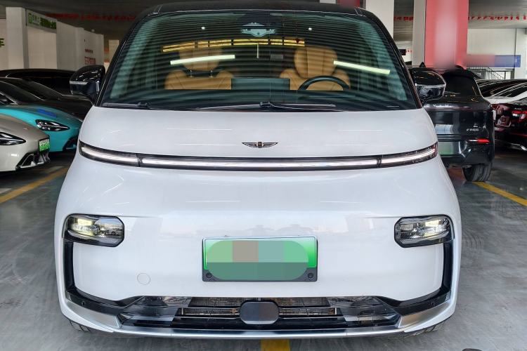 Used Geely Galaxy LEVC L380 2024 140-Degree 6-Seater All-Wheel-Drive Ultra Exterior 1