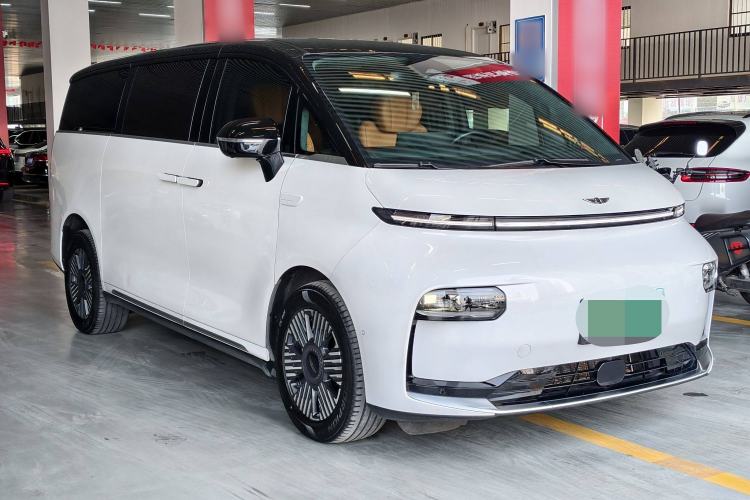 Used Geely Galaxy LEVC L380 2024 140-Degree 6-Seater All-Wheel-Drive Ultra Exterior 2