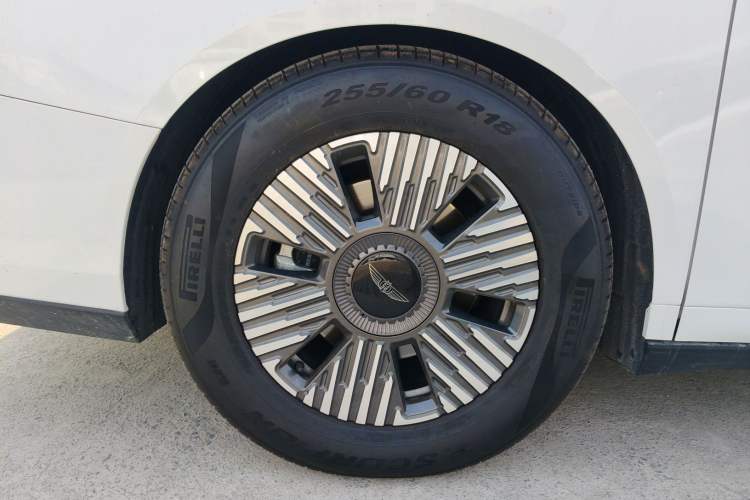 Used Geely Galaxy LEVC L380 2024 140-Degree 6-Seater All-Wheel-Drive Ultra Exterior 5