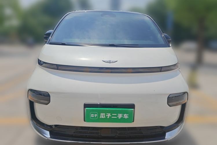 Used Geely Galaxy LEVC L380 2024 140-Degree 6-Seater All-Wheel-Drive Ultra Front
