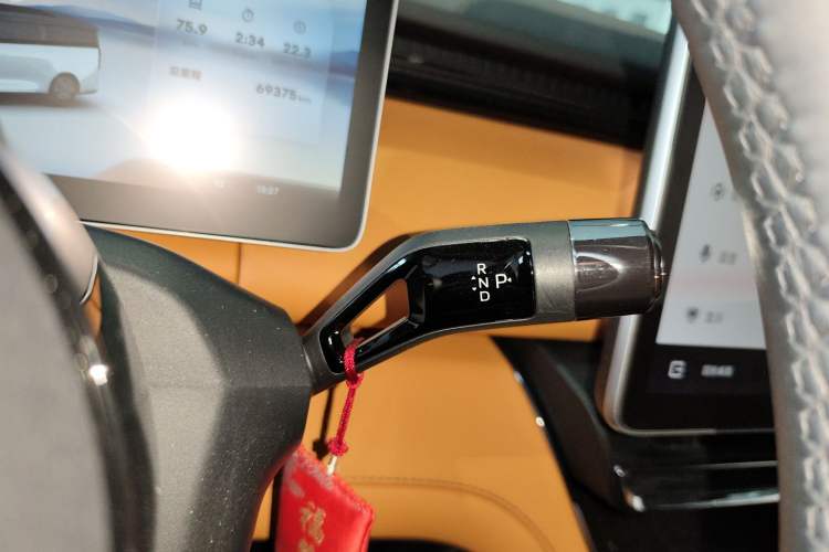 Used Geely Galaxy LEVC L380 2024 140-Degree 8-Seater Four-Wheel Drive Max Gear Lever