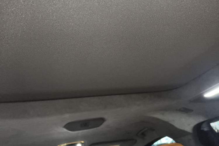 Used Geely Galaxy LEVC L380 2024 140-Degree 6-Seater All-Wheel-Drive Ultra Headliner