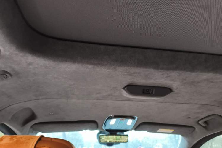 Used Geely Galaxy LEVC L380 2024 140-Degree 6-Seater All-Wheel-Drive Ultra Headliner