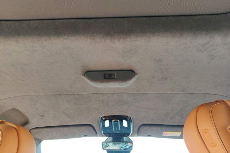 Used Geely Galaxy LEVC L380 2024 140-Degree 6-Seater All-Wheel-Drive Ultra Headliner