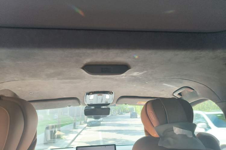 Used Geely Galaxy LEVC L380 2024 140-Degree 8-Seater Four-Wheel Drive Max Headliner