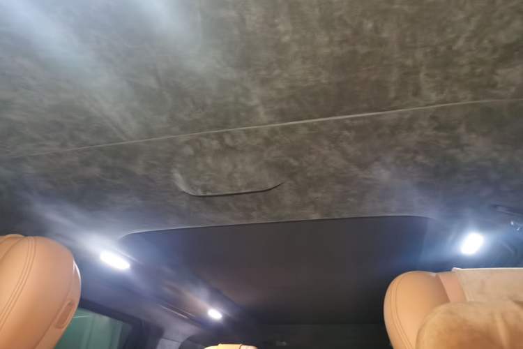 Used Geely Galaxy LEVC L380 2024 140-Degree 6-Seater All-Wheel-Drive Ultra Headliner