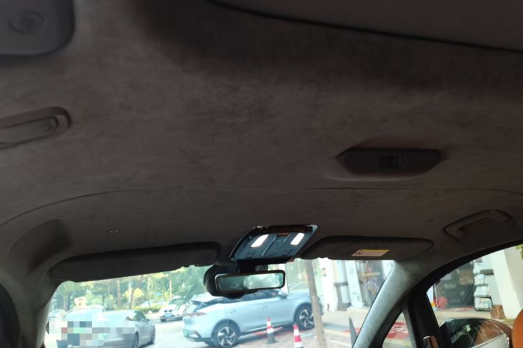 Used Geely Galaxy LEVC L380 2024 140-Degree 6-Seater All-Wheel-Drive Ultra Headliner
