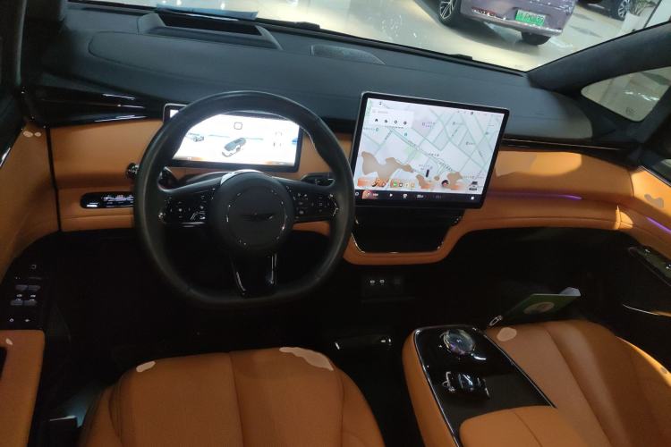 Used Geely Galaxy LEVC L380 2024 140-Degree 6-Seater All-Wheel-Drive Ultra Interior 2