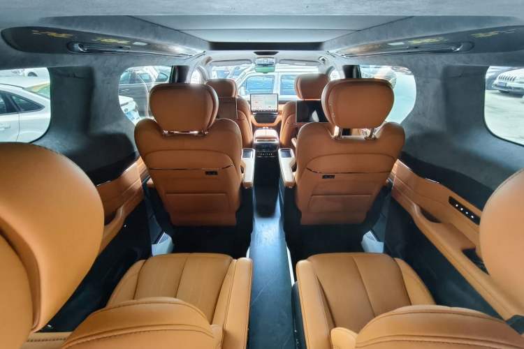 Used Geely Galaxy LEVC L380 2024 140-Degree 6-Seater All-Wheel-Drive Ultra Interior 6