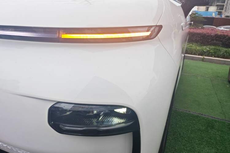 Used Geely Galaxy LEVC L380 2024 140-Degree 6-Seater All-Wheel-Drive Ultra Left Front Headlight