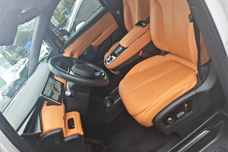 Used Geely Galaxy LEVC L380 2024 140-Degree 6-Seater All-Wheel-Drive Ultra Left Front Seat