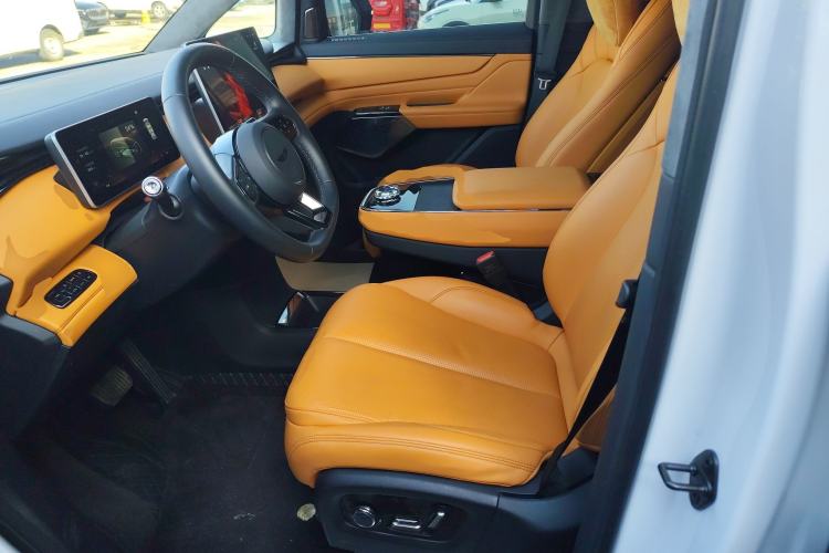 Used Geely Galaxy LEVC L380 2024 140-Degree 6-Seater All-Wheel-Drive Ultra Left Front Seat