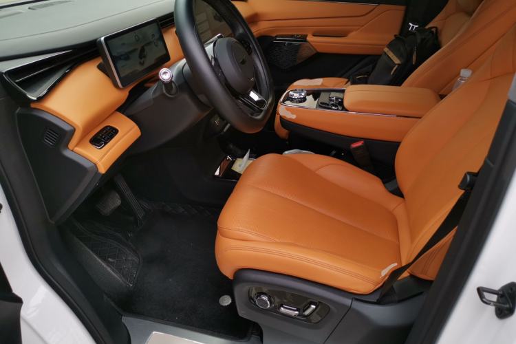 Used Geely Galaxy LEVC L380 2024 140-Degree 6-Seater All-Wheel-Drive Ultra Left Front Seat