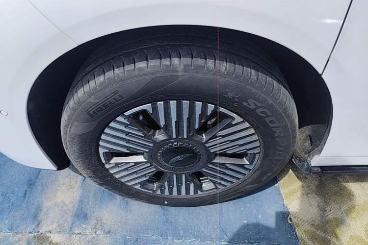 Used Geely Galaxy LEVC L380 2024 140-Degree 8-Seater Four-Wheel Drive Max Left Front Wheel Hub