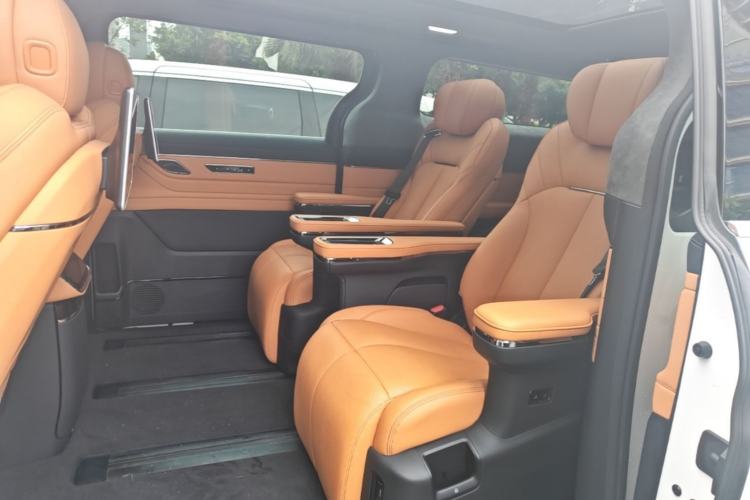 Used Geely Galaxy LEVC L380 2024 140-Degree 6-Seater All-Wheel-Drive Ultra Left Rear Seat
