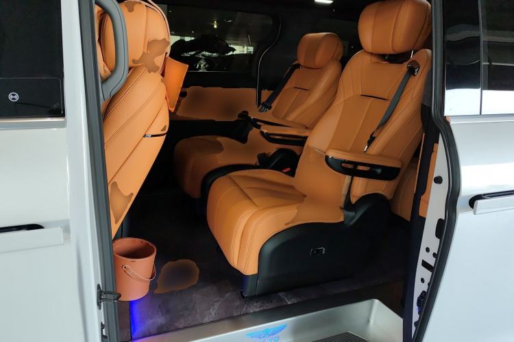 Used Geely Galaxy LEVC L380 2024 140-Degree 8-Seater Four-Wheel Drive Max Left Rear Seat