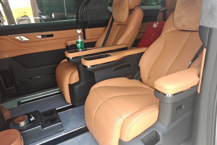 Used Geely Galaxy LEVC L380 2024 140-Degree 6-Seater All-Wheel-Drive Ultra Left Rear Seat