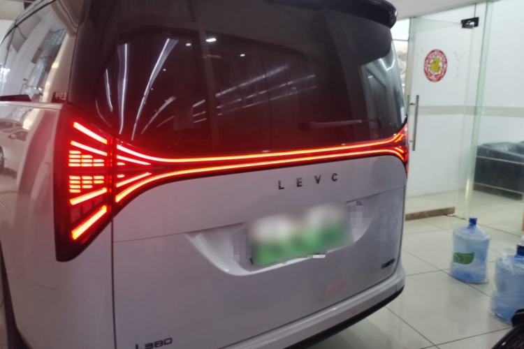 Used Geely Galaxy LEVC L380 2024 140-Degree 6-Seater All-Wheel-Drive Ultra Rear