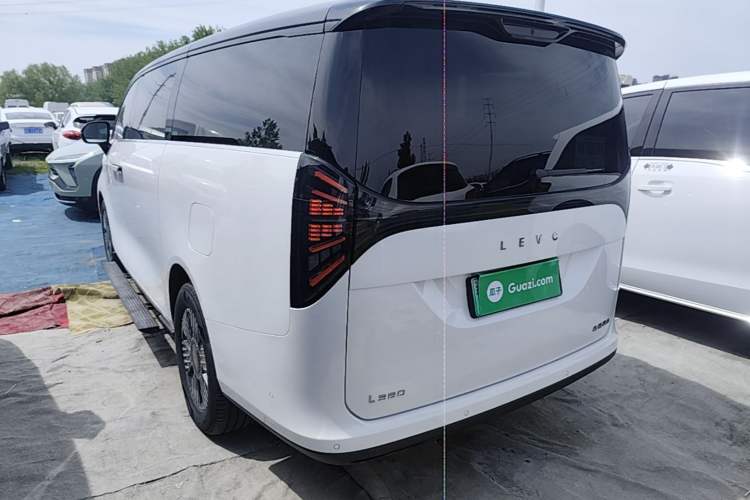 Used Geely Galaxy LEVC L380 2024 140-Degree 8-Seater Four-Wheel Drive Max Rear Left 45 Deg