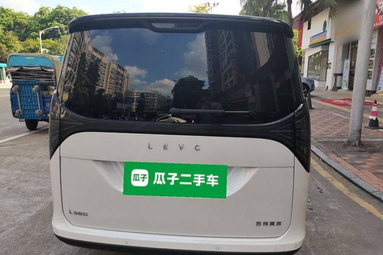Used Geely Galaxy LEVC L380 2024 140-Degree 6-Seater All-Wheel-Drive Ultra Rear