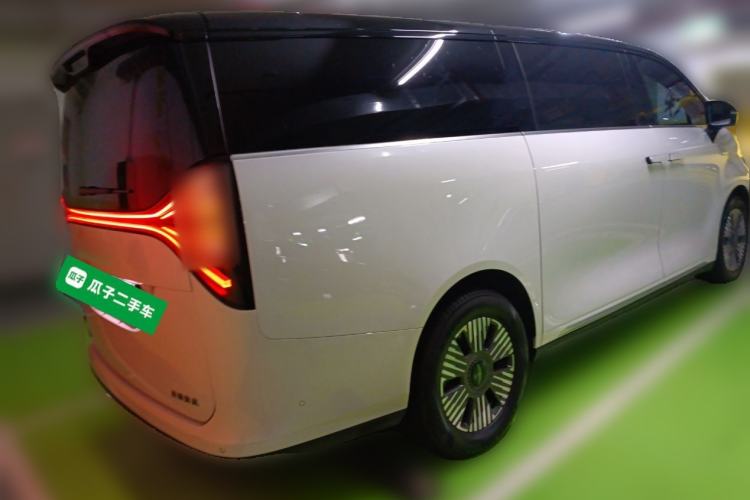 Used Geely Galaxy LEVC L380 2024 140-Degree 6-Seater All-Wheel-Drive Ultra Rear Right 45 Deg