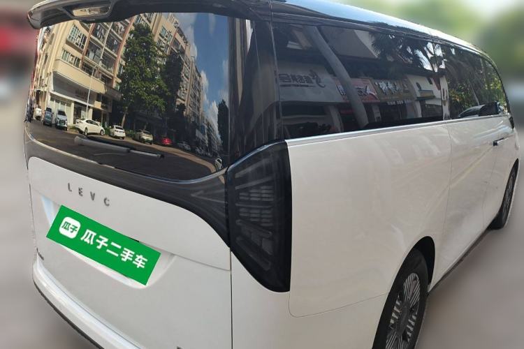 Used Geely Galaxy LEVC L380 2024 140-Degree 6-Seater All-Wheel-Drive Ultra Rear Right 45 Deg