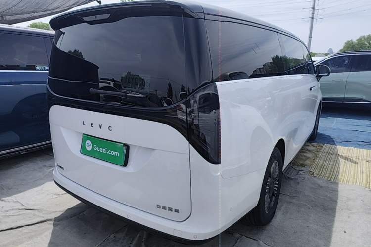 Used Geely Galaxy LEVC L380 2024 140-Degree 8-Seater Four-Wheel Drive Max Rear Right 45 Deg