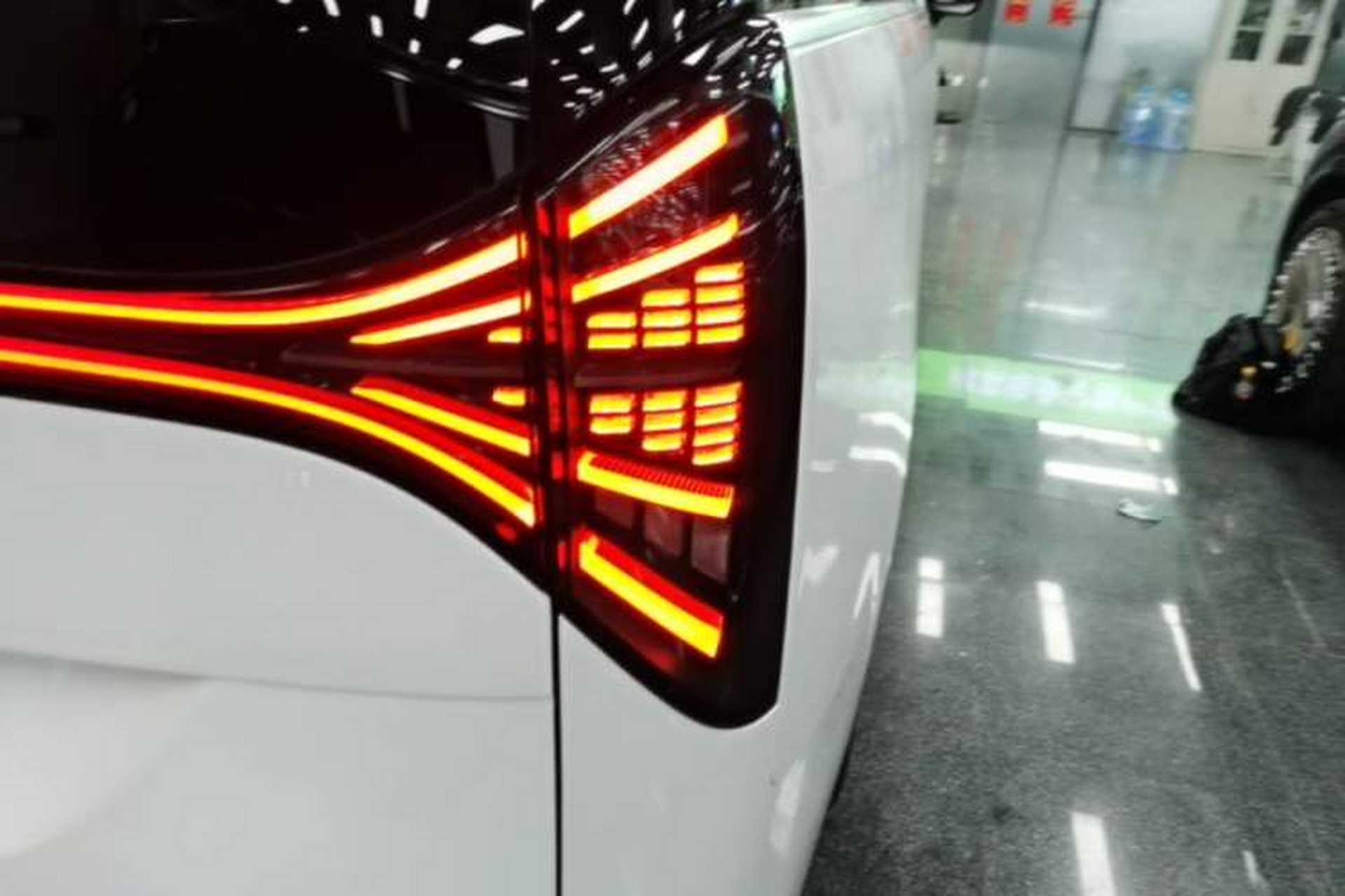 Used Geely Galaxy LEVC L380 2024 140-Degree 6-Seater All-Wheel-Drive Ultra Right Rear Taillight