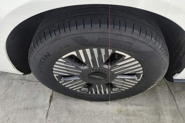Used Geely Galaxy LEVC L380 2024 140-Degree 8-Seater Four-Wheel Drive Max Right Rear Wheel Hub