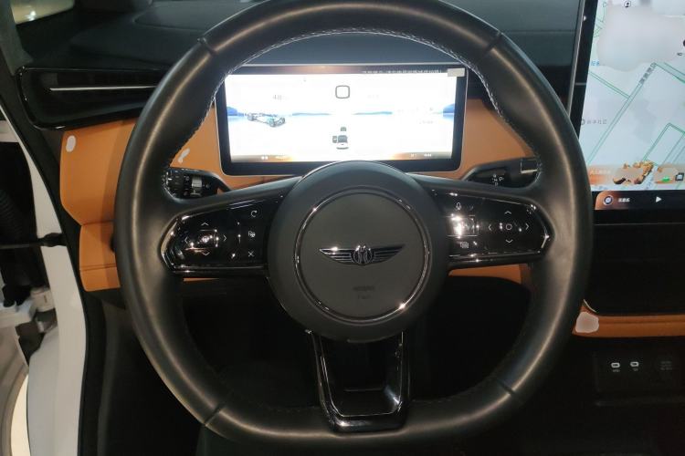 Used Geely Galaxy LEVC L380 2024 140-Degree 6-Seater All-Wheel-Drive Ultra Steering Wheel