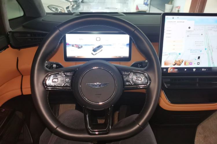 Used Geely Galaxy LEVC L380 2024 140-Degree 6-Seater All-Wheel-Drive Ultra Steering Wheel
