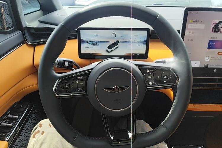 Used Geely Galaxy LEVC L380 2024 140-Degree 8-Seater Four-Wheel Drive Max Steering Wheel