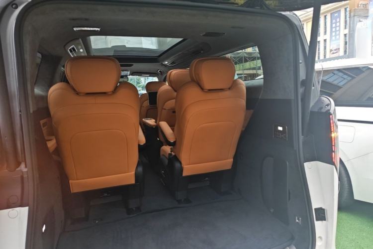 Used Geely Galaxy LEVC L380 2024 140-Degree 6-Seater All-Wheel-Drive Ultra Trunk