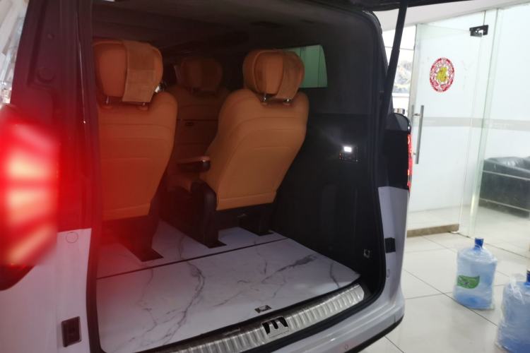 Used Geely Galaxy LEVC L380 2024 140-Degree 6-Seater All-Wheel-Drive Ultra Trunk