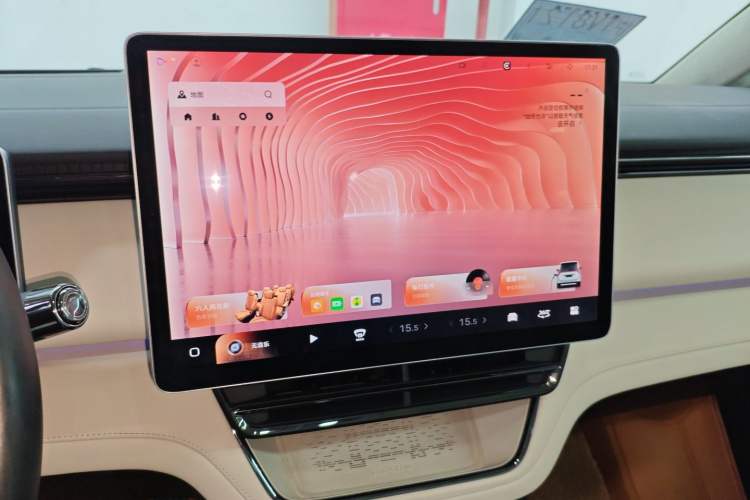 Used Geely Galaxy LEVC L380 2025 650 km Flagship Edition All-Wheel Drive Audio And AC Panel