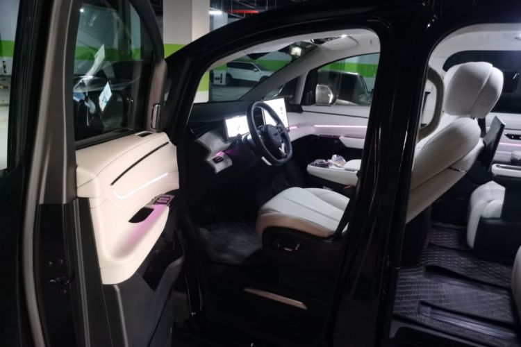 Used Geely Galaxy LEVC L380 2025 650 km Flagship Edition All-Wheel Drive Driver Seat