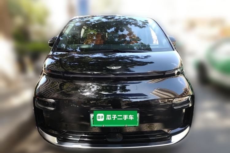 Used Geely Galaxy LEVC L380 2025 825 km Extraordinary Edition Front