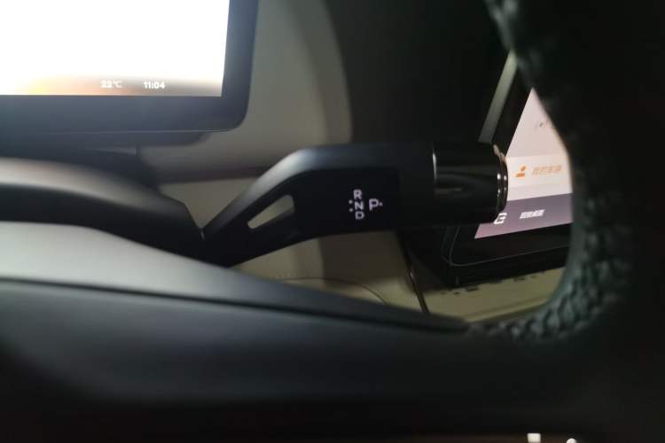 Used Geely Galaxy LEVC L380 2025 650 km Flagship Edition All-Wheel Drive Gear Lever