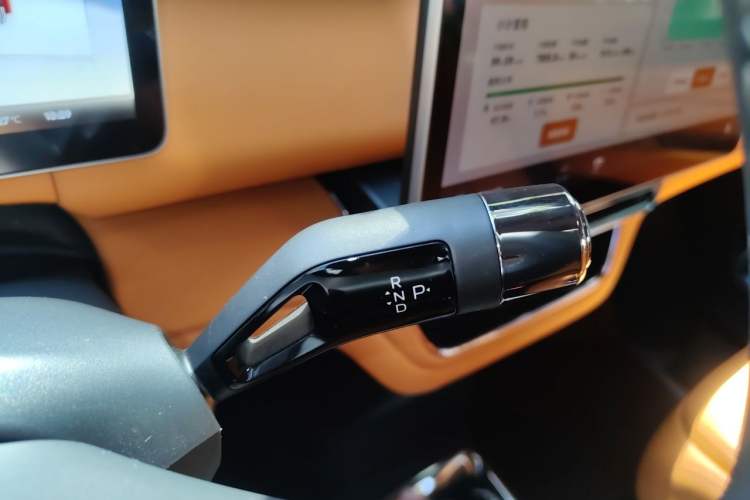 Used Geely Galaxy LEVC L380 2025 825 km Extraordinary Edition Gear Lever