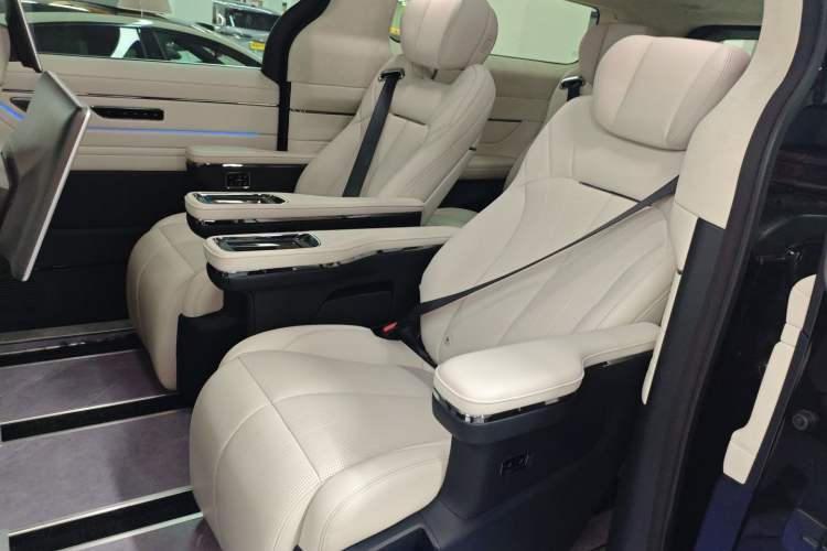 Used Geely Galaxy LEVC L380 2025 650 km Flagship Edition All-Wheel Drive Left Rear Seat