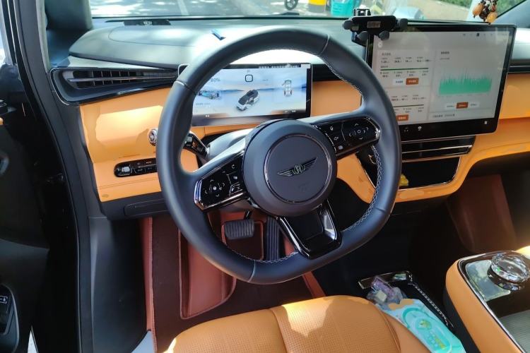 Used Geely Galaxy LEVC L380 2025 825 km Extraordinary Edition Steering Wheel