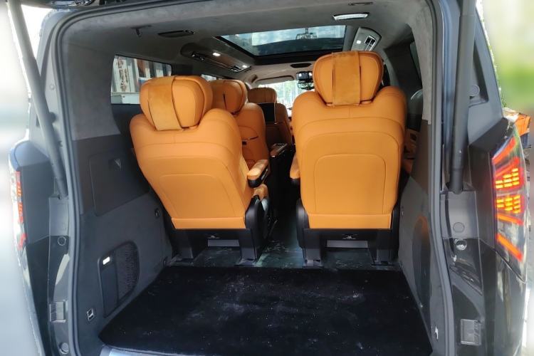 Used Geely Galaxy LEVC L380 2025 825 km Extraordinary Edition Trunk