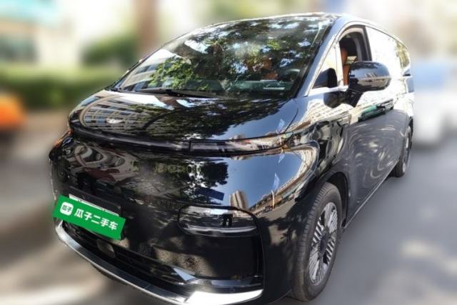 Used Geely Galaxy LEVC L380 2025 825 km Extraordinary Edition
