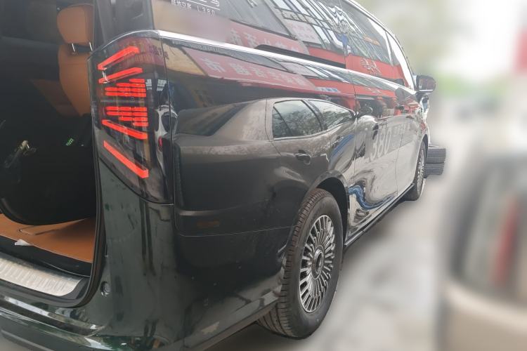 Used Geely Galaxy LEVC L380 2025 805 km Flagship Version All-Wheel Drive Rear Right 45 Deg