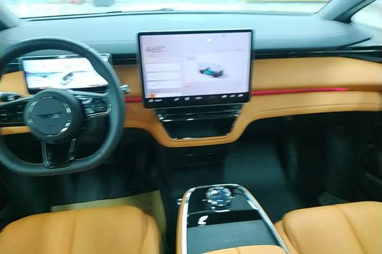Used Geely Galaxy LEVC L380 2025 825 km Extraordinary Edition Audio And AC Panel
