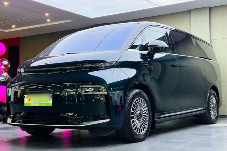 Geely Galaxy LEVC L380 2025 650 km Flagship Edition All-Wheel Drive