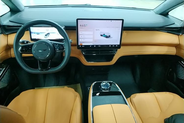 Used Geely Galaxy LEVC L380 2025 825 km Extraordinary Edition Center Console